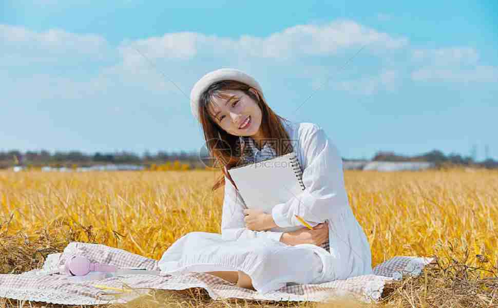 温柔的女教师剧照1